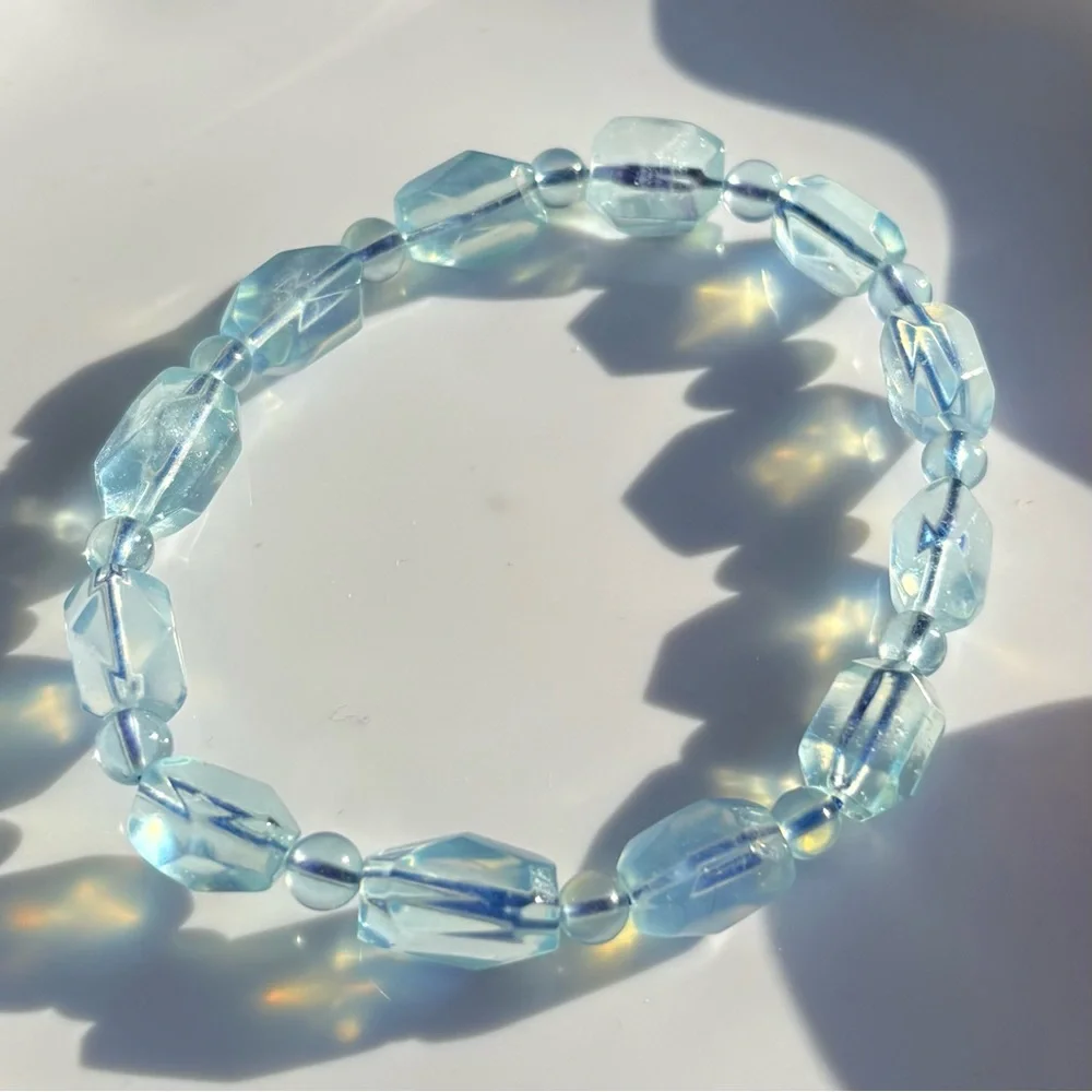 High Grade Aquamarine Faceted Crystal Bracelet 8-9mm - Picture 8 of 10